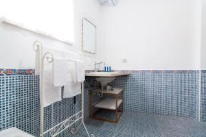 Bagno di A 50 passi dal Tempio di Apollo