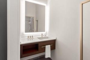 Holiday Inn & Suites Bothell an IHG Hotel衛浴