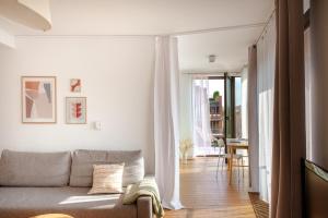 Posedenie v ubytovaní Spacious apartment close to Main Station / Galeria Krakowska
