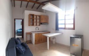 Kuchyň nebo kuchyňský kout v ubytování Hostal SoleMare