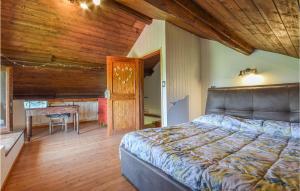 Posteľ alebo postele v izbe v ubytovaní 4 Bedroom Beautiful Home In Tiglieto
