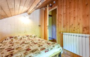 Posteľ alebo postele v izbe v ubytovaní 4 Bedroom Beautiful Home In Tiglieto