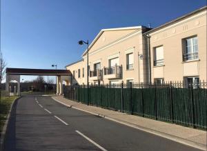 Zdjęcie z galerii obiektu Logement exceptionnel avec jardin proche Disney w mieście Montévrain