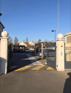 Zdjęcie z galerii obiektu Logement exceptionnel avec jardin proche Disney w mieście Montévrain