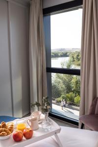 Jedlo v apartmánovom hoteli alebo blízkom okolí