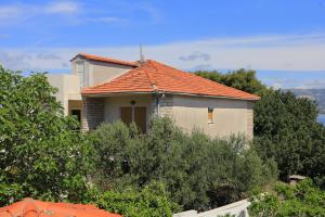 Fotografia z galérie ubytovania Apartments by the sea Arbanija, Ciovo - 9423 v Trogiri