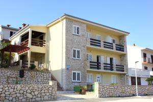 Budova, v ktorej sa apartmán nachádza