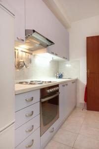 Fotografia z galérie ubytovania Apartments with WiFi Omis - 9460 v Omise