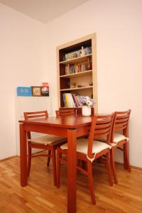 Fotografia z galérie ubytovania Apartments with WiFi Omis - 9460 v Omise