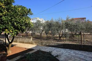 Galeriebild der Unterkunft Apartments by the sea Okrug Gornji, Ciovo - 9469 in Trogir