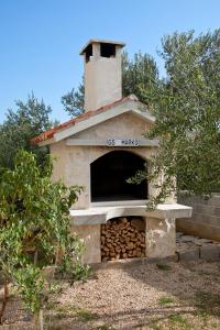 Gallery image of Apartments with a parking space Novalja, Pag - 9342 in Novalja