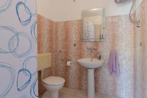 Koupelna v ubytování Apartments by the sea Cove Zaglav, Korcula - 9320