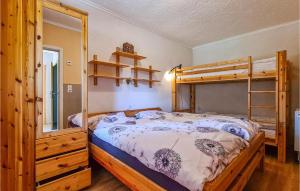 Postel nebo postele na pokoji v ubytování Pet Friendly Home In Harzgerode Ot D,