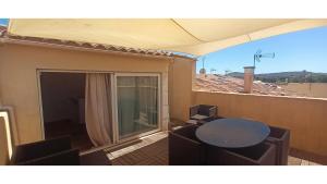 Balkón alebo terasa v ubytovaní Maison terrasse barbecue à 1 tram de Montpellier et 20 min des plages