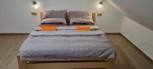 Posteľ alebo postele v izbe v ubytovaní Apartmány Adieu 2