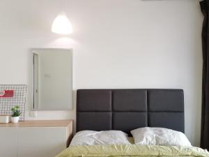 Кровать или кровати в номере Premium 2 Bedroom Apartment A