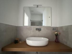 A bathroom at Il Tempio degli Artisti - Suites