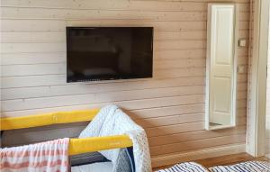TV a/nebo společenská místnost v ubytování Cozy Home In Krems Ii-Warderbrück