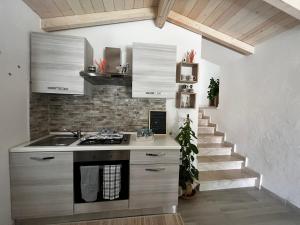 A cozinha ou kitchenette de Casa vacanze residenza del sole