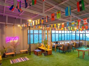 Restaurace v ubytování The Hosteller Mussoorie, Mall Road