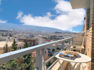 Μπαλκόνι ή βεράντα στο Unique Spacious new 3BDR apt in Mouson/Filopappou