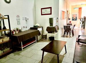 Гостиная зона в Ozzy Lodge Semporna