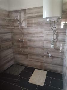 A bathroom at Pázsit-tó Vendégház