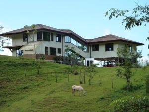 Το κτήριο όπου στεγάζεται  η βίλα +25 φωτογραφίες