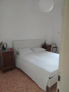 A bed or beds in a room at Brezza marina