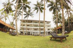Gallery image of Blue Beach Hotel in Wadduwa