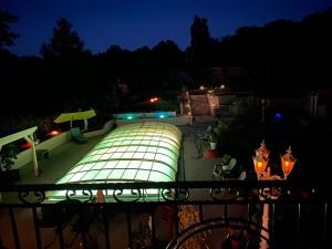 The swimming pool at or close to Maria Vendéghaz