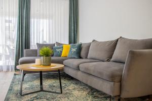 Posedenie v ubytovaní Luxury apartment Casia with heated pool and pleasent terrace
