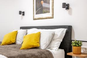 Posedenie v ubytovaní Luxury apartment Casia with heated pool and pleasent terrace