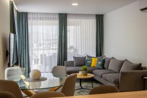 Posedenie v ubytovaní Luxury apartment Casia with heated pool and pleasent terrace