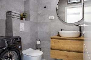 Kúpeľňa v ubytovaní Luxury apartment Casia with heated pool and pleasent terrace