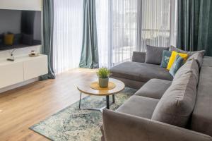 Posedenie v ubytovaní Luxury apartment Casia with heated pool and pleasent terrace