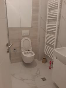 Koupelna v ubytování Stan na dan Bulevar-Studio apartman + 5 fotografií