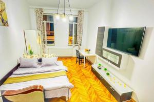 Luxury studio with hot tub in the Old Town