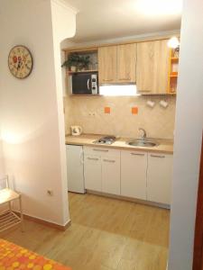 Fotografia z galérie ubytovania Apartments with a parking space Hvar - 9658 v destinácii Hvar