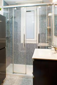 Phòng tắm tại Sestao apartamento renovado con terraza y WIFI