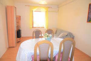 Fotografie z fotogalerie ubytování Apartments by the sea Poljica, Trogir - 10237 v destinaci Marina