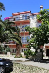 Fotografia z galérie ubytovania Apartments and rooms by the sea Podstrana, Split - 10301 v destinácii Podstrana