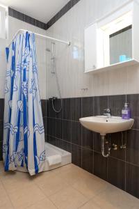 Fotografie z fotogalerie ubytování Apartments by the sea Trstenik, Peljesac - 10110 v Trsteniku
