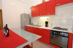 Fotografie z fotogalerie ubytování Apartments by the sea Trstenik, Peljesac - 10110 v Trsteniku