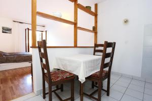 Fotografie z fotogalerie ubytování Apartments by the sea Trstenik, Peljesac - 10110 v Trsteniku