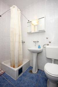 Koupelna v ubytování Apartments and rooms with parking space Orebic, Peljesac - 10191