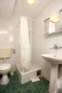 Koupelna v ubytování Apartments and rooms with parking space Orebic, Peljesac - 10191