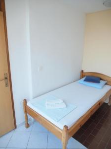 Posteľ alebo postele v izbe v ubytovaní Apartments and rooms with parking space Orebic, Peljesac - 10192