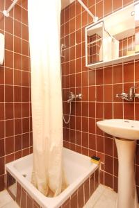 Kúpeľňa v ubytovaní Apartments and rooms with parking space Orebic, Peljesac - 10192