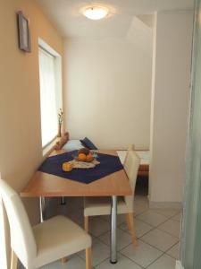 Posedenie v ubytovaní Apartments and rooms with parking space Orebic, Peljesac - 10192